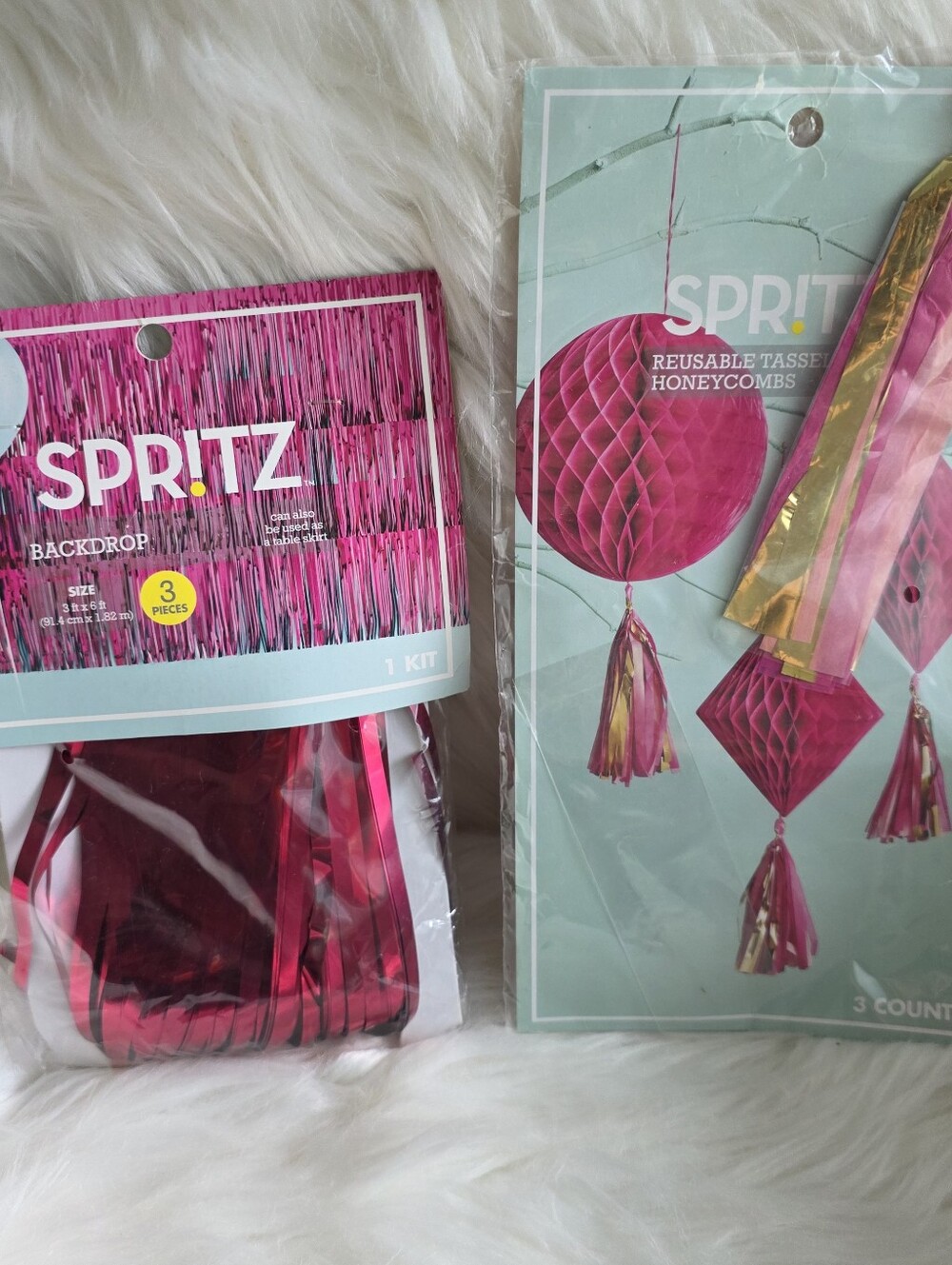 ☆ Raspberry Pink Streamer Backdrop & Honeycomb Combo Set
